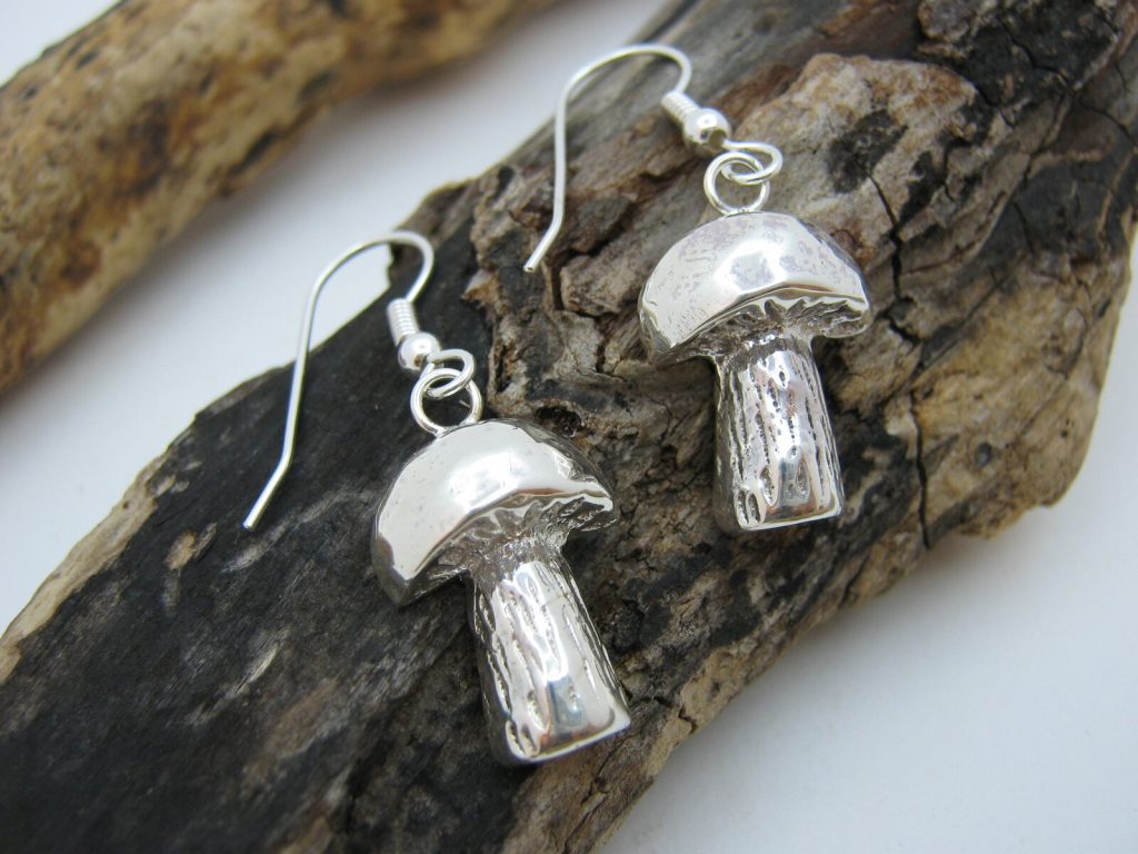 Mushroom earrings, rounded