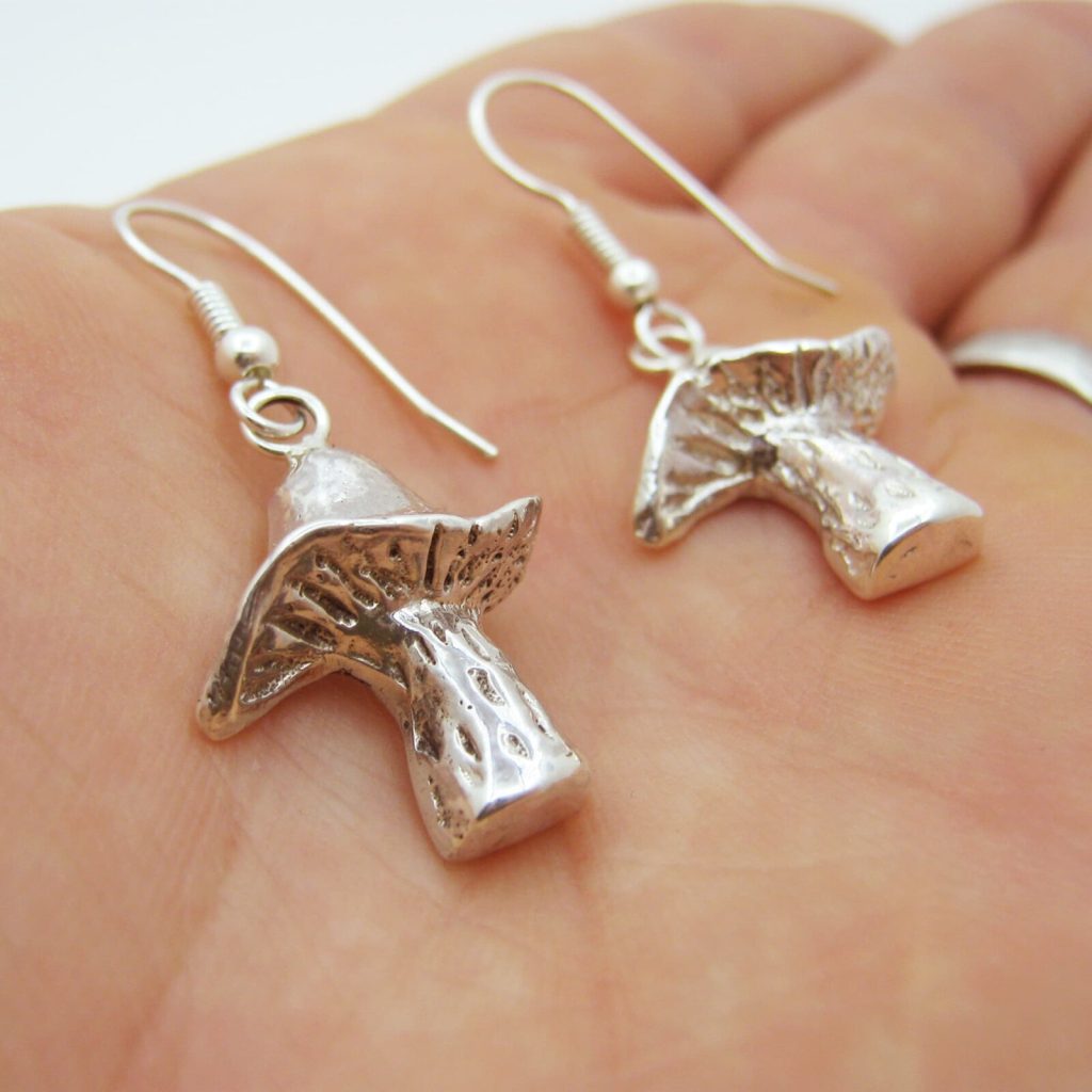 Mushroom earrings, curvy